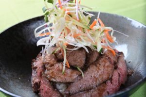 牛ハラミのローストビーフ丼 ¥1500